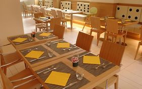 贝斯特韦斯特格洛巴斯酒店